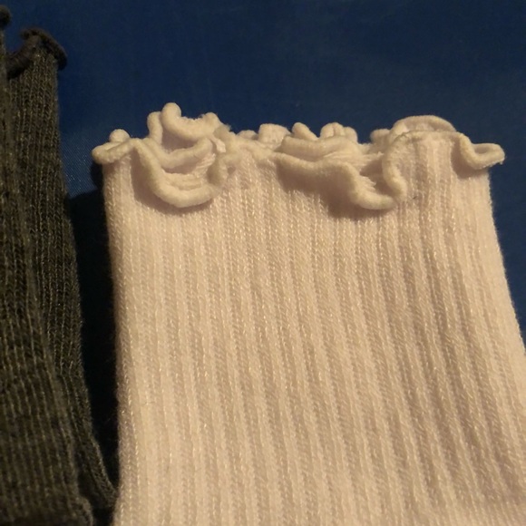 Pink weed plant lettuce edge ruffle socks - Picture 3 of 3